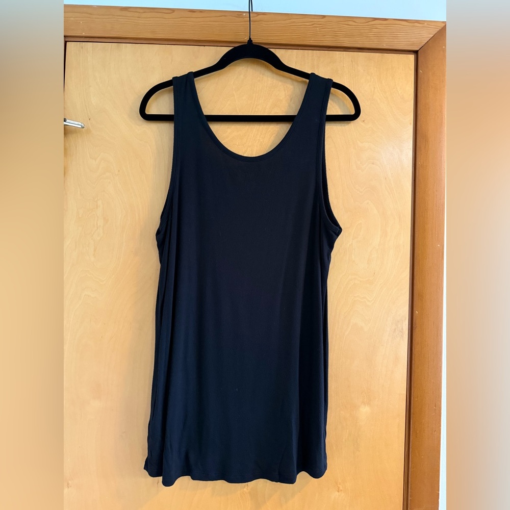 Terra & Sky Black Scoop Neck Tank - Picture 2 of 3